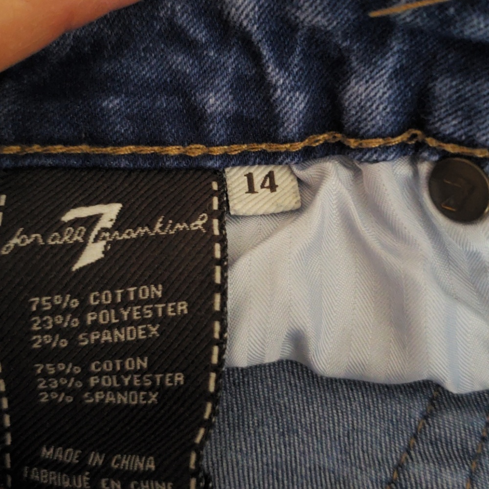 Shorts - Picture 3 of 3